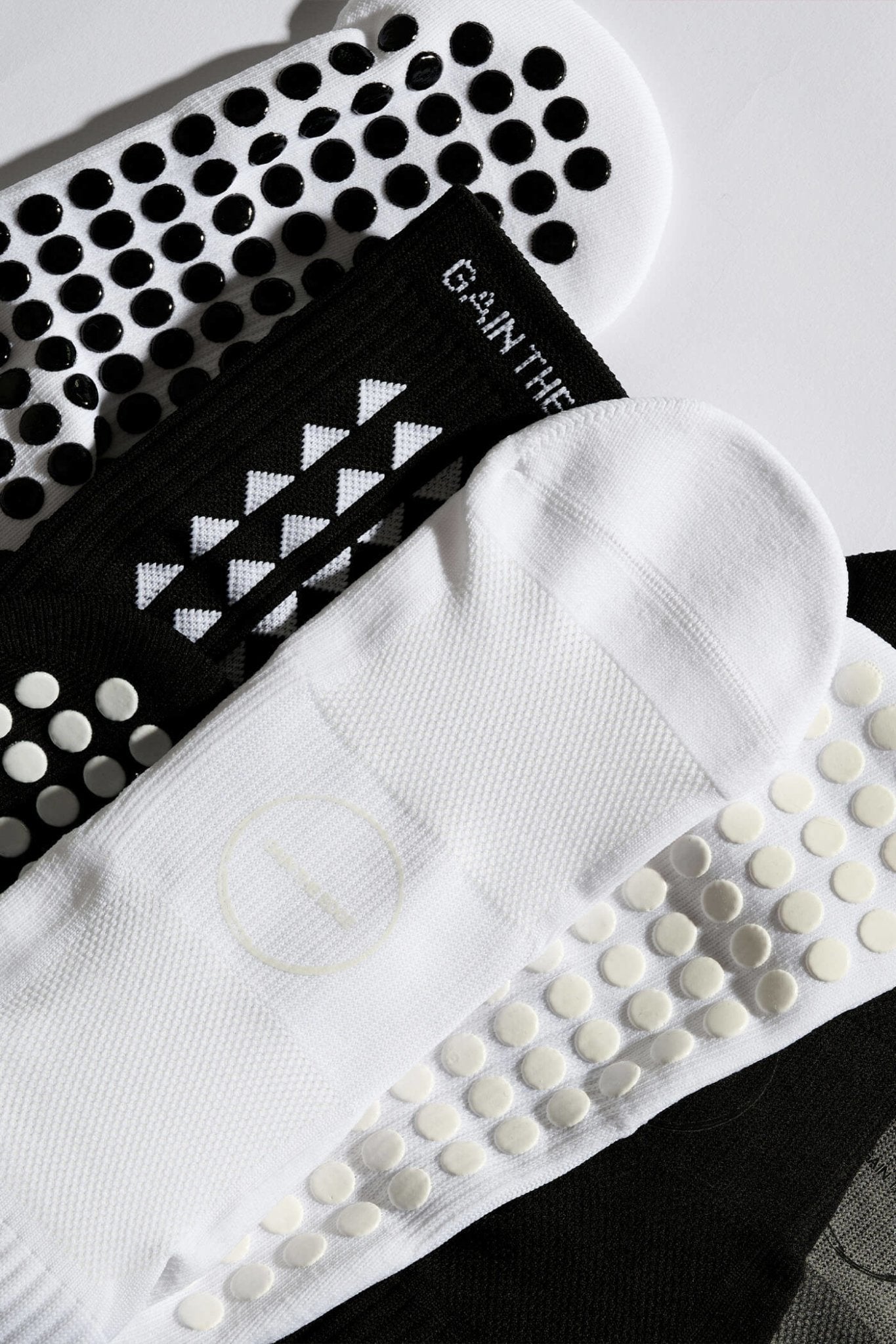 WHITEOUT LIMITED EDITION GRIP SOCKS 2.0 - Gain The Edge US